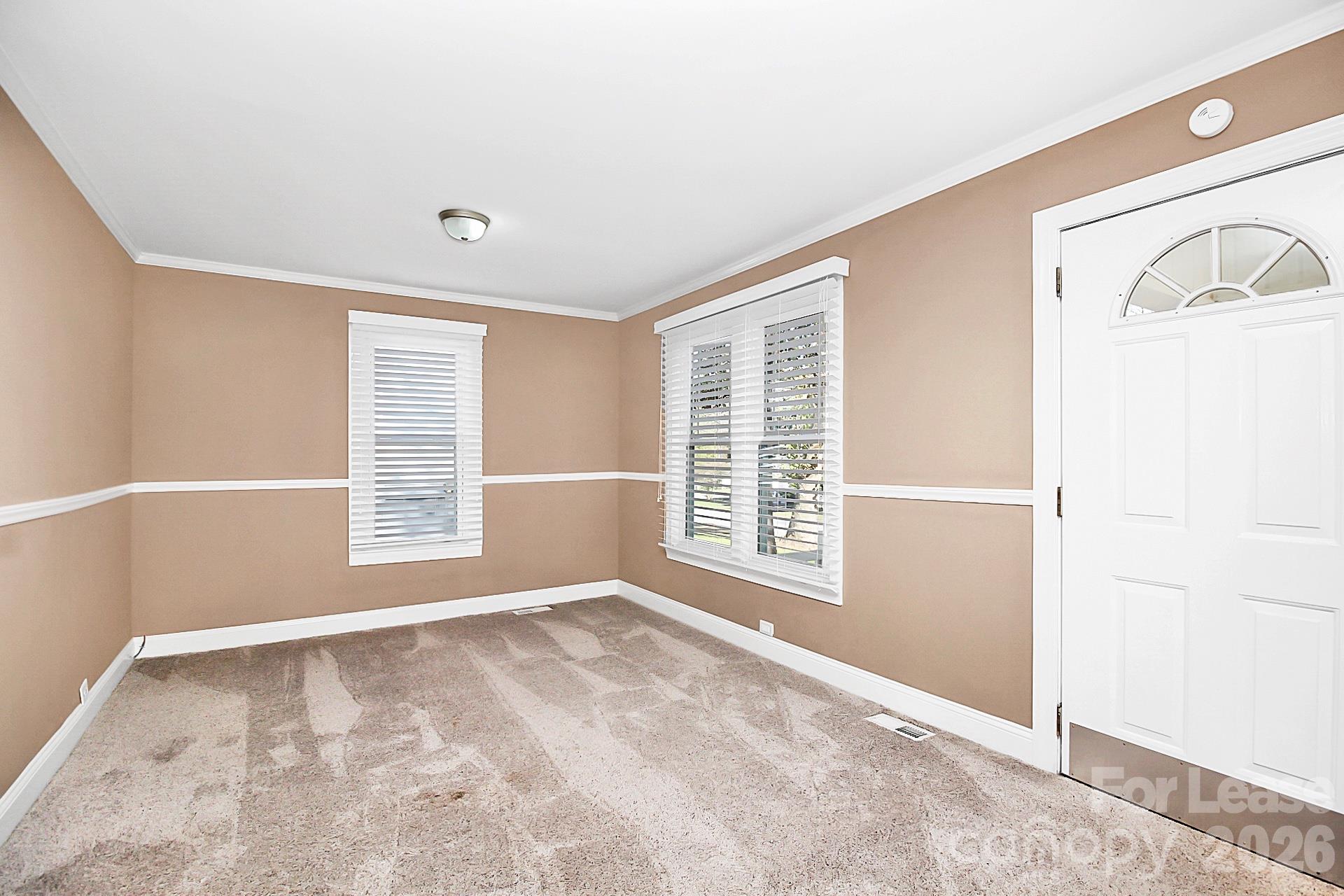105 Oak Street Property Photo 8