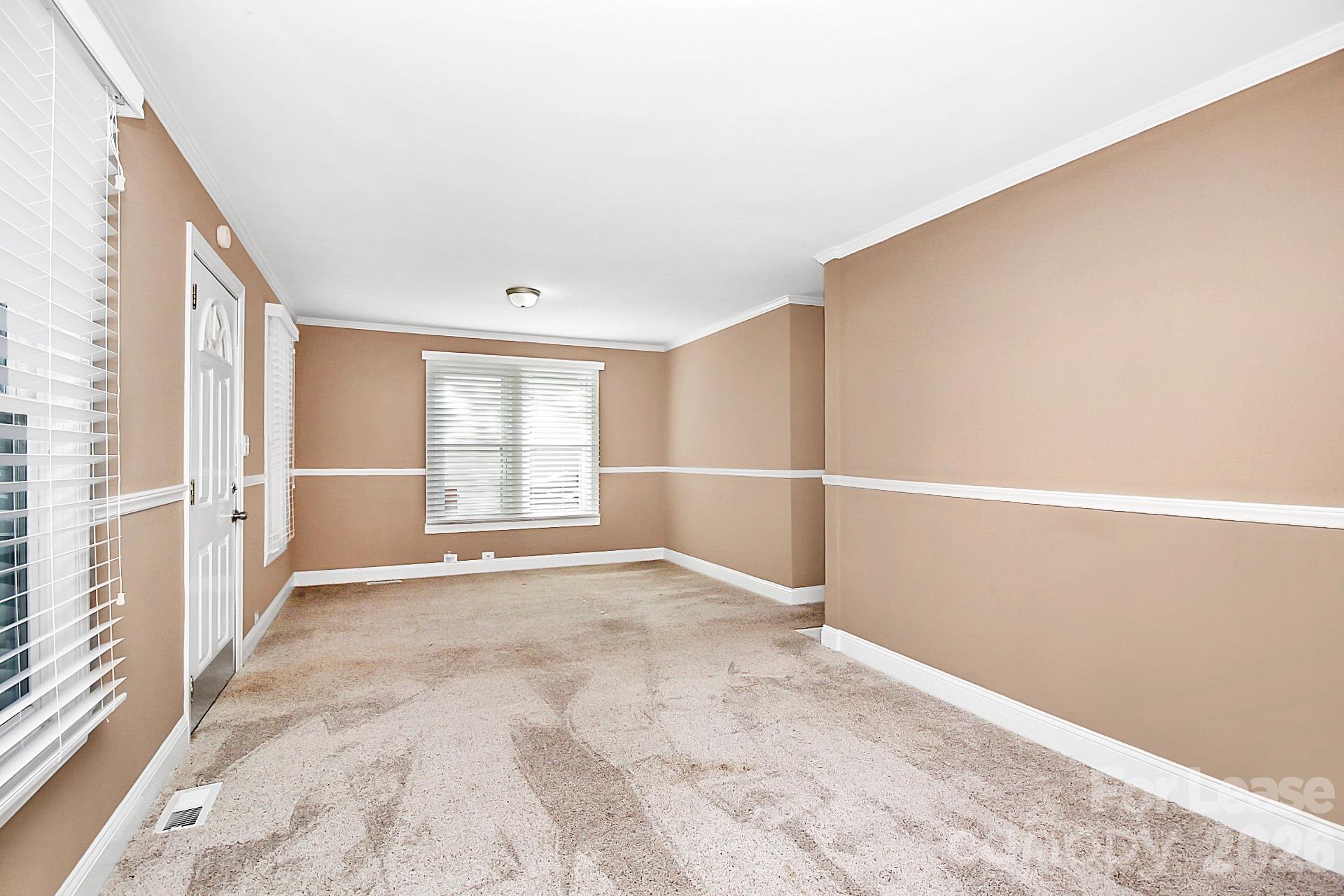 105 Oak Street Property Photo 10