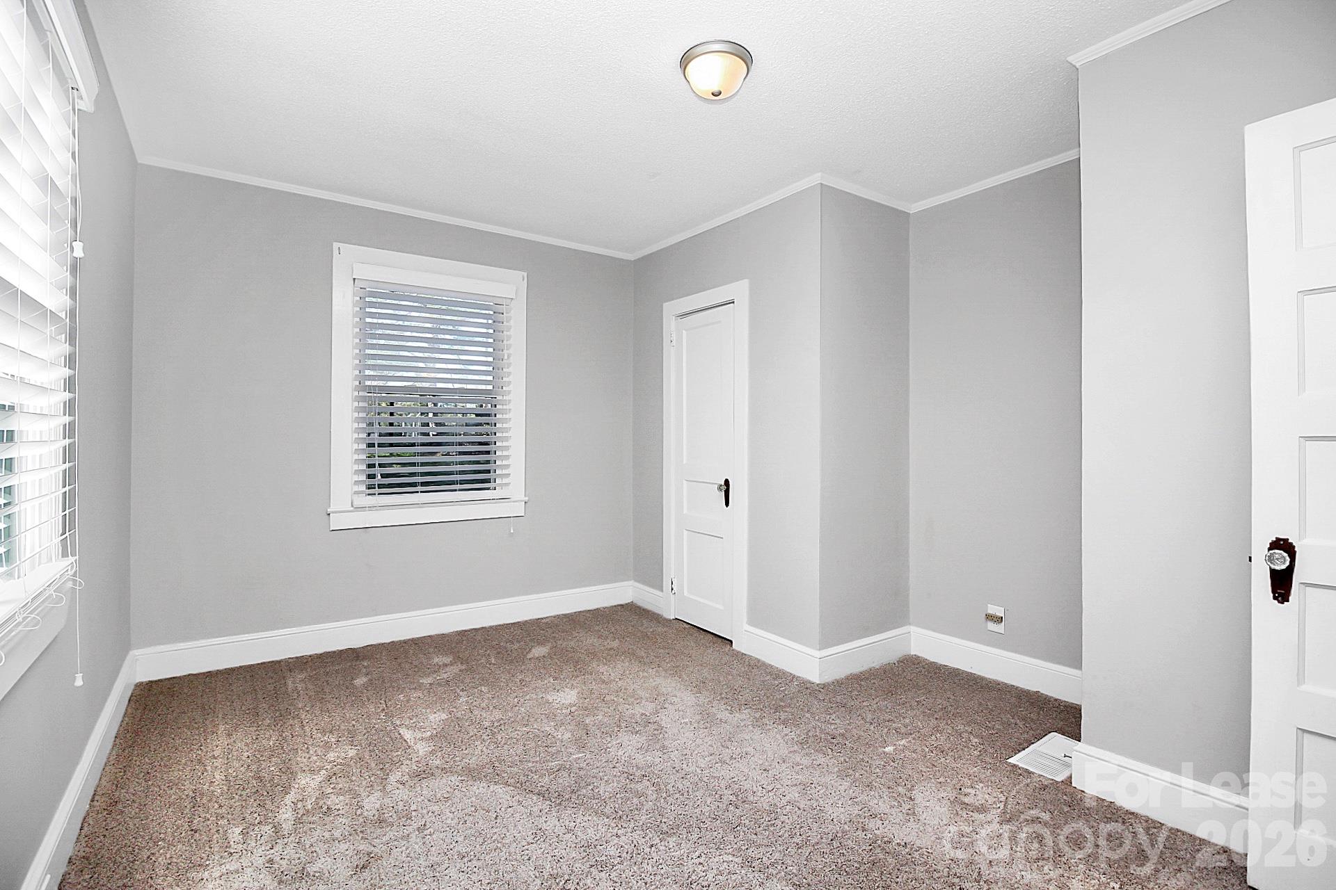 105 Oak Street Property Photo 17
