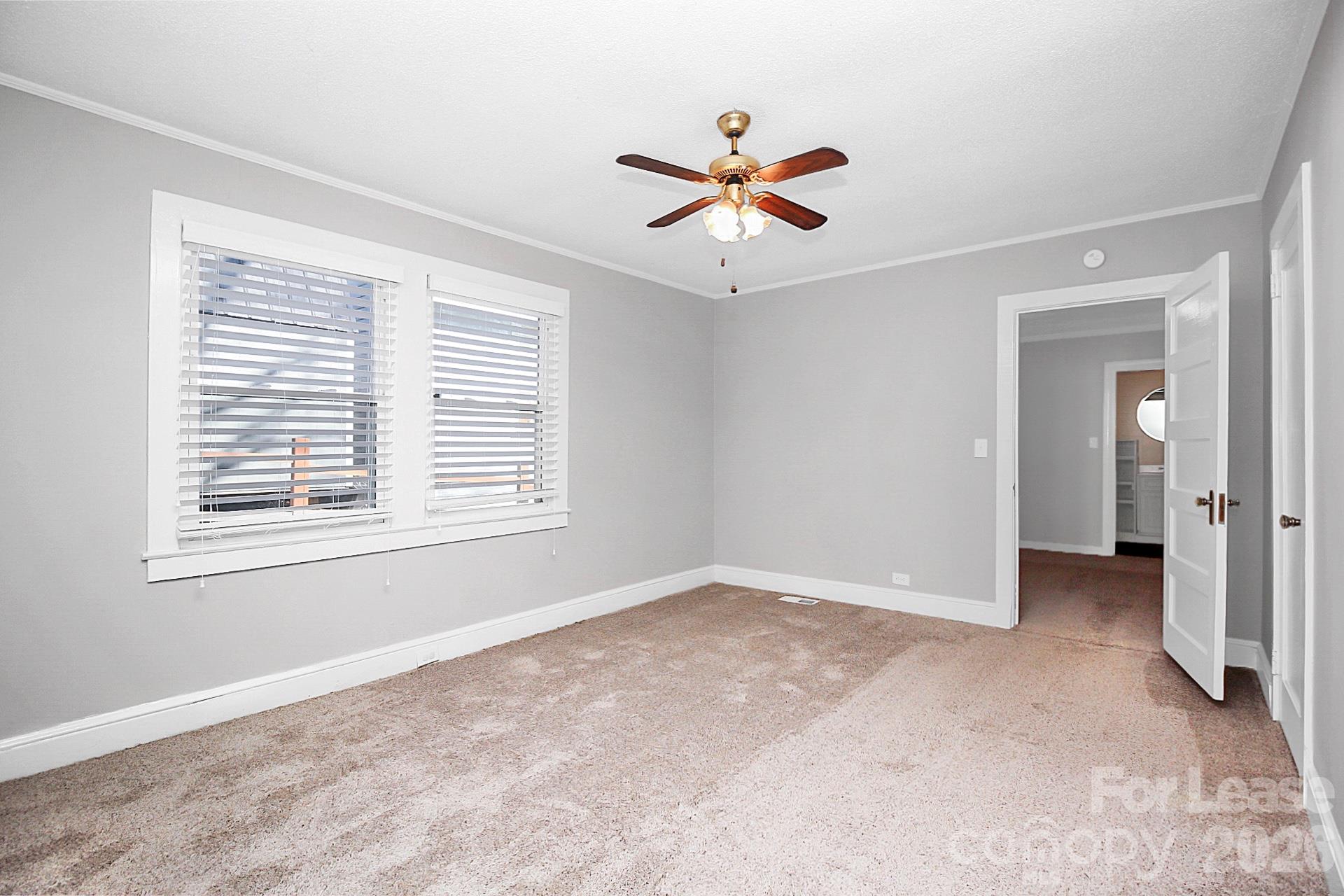 105 Oak Street Property Photo 25