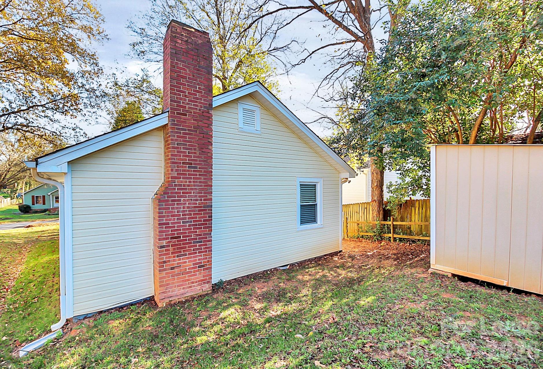 105 Oak Street Property Photo 29