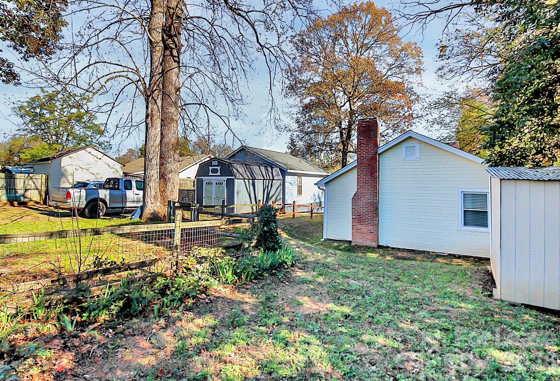 105 Oak Street Property Photo 31