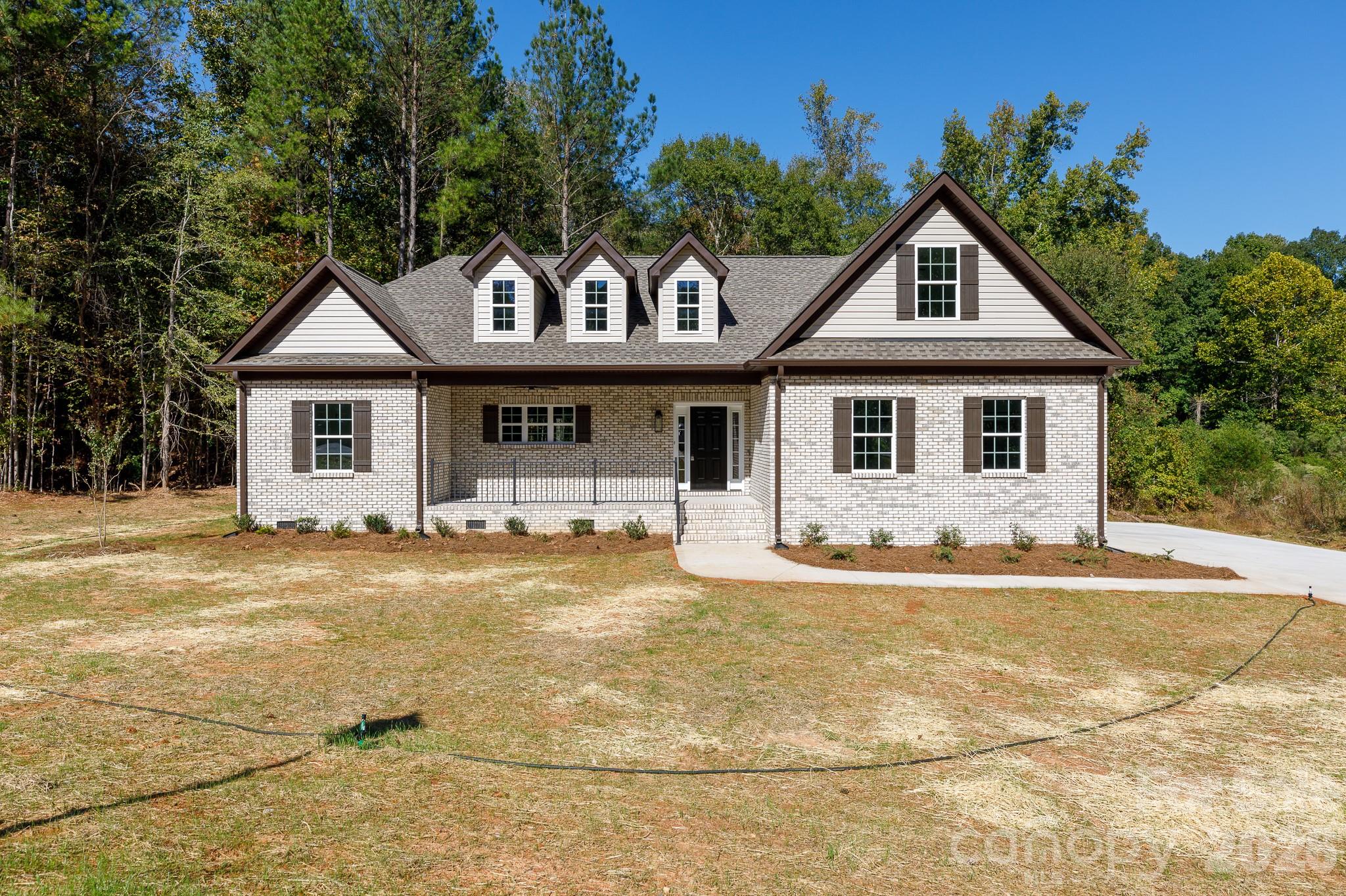 2030 Hunters Creek Lane Property Photo 1