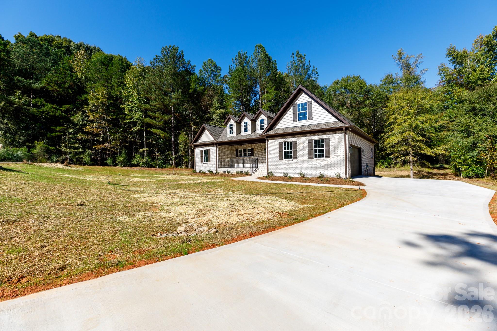 2030 Hunters Creek Lane Property Photo 2