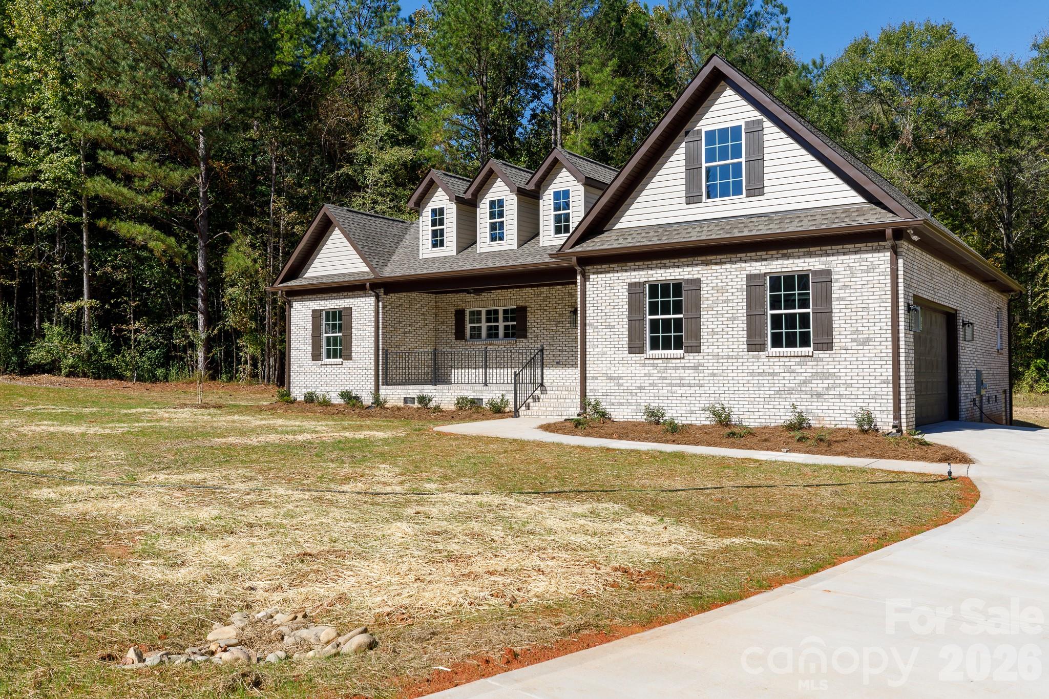 2030 Hunters Creek Lane Property Photo 5