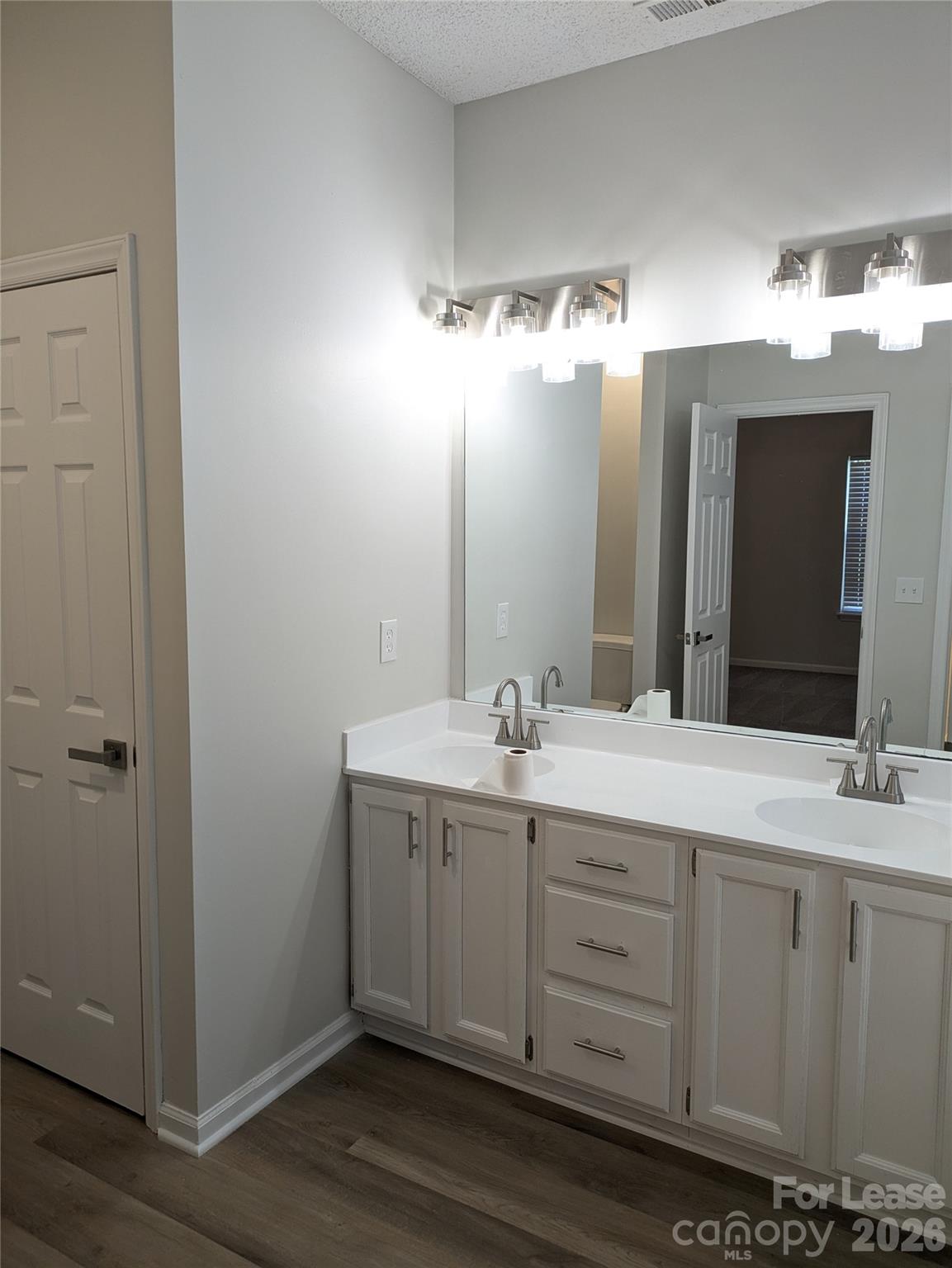 150 Ashford Hollow Lane Property Photo 11