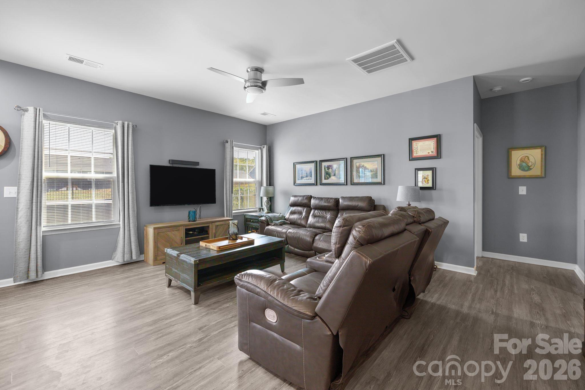 1915 Slippery Rock Lane Property Photo 14