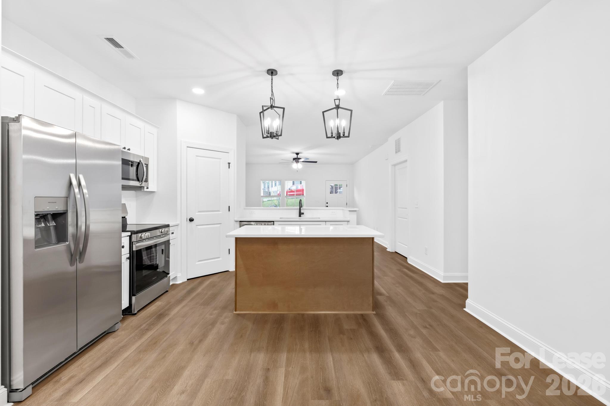 354 W Moore Avenue Property Photo 5