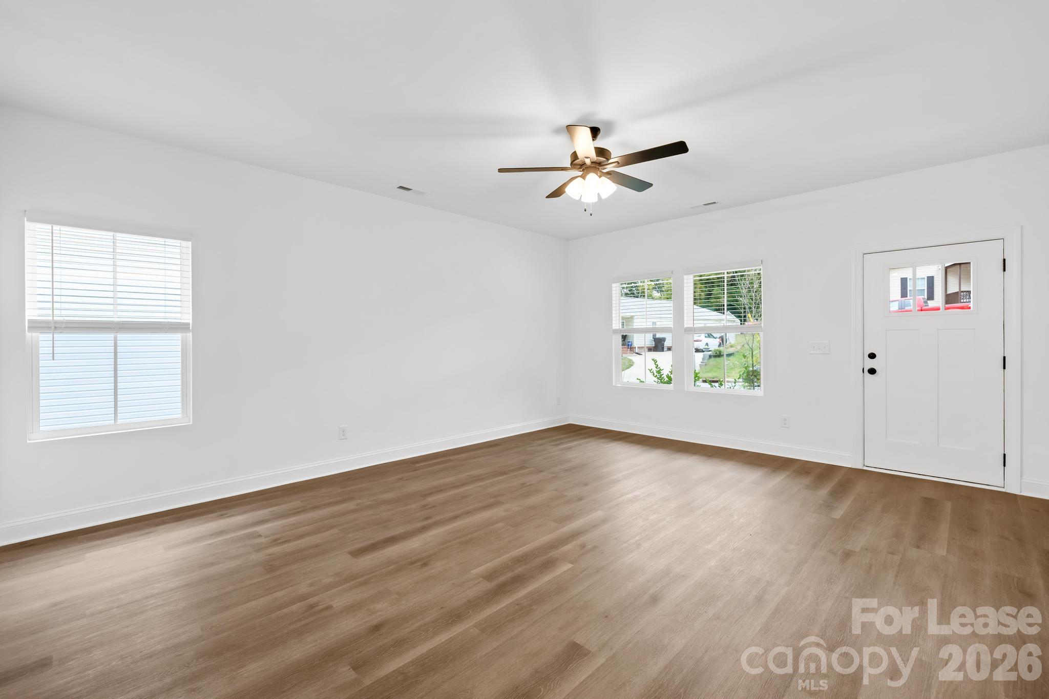 354 W Moore Avenue Property Photo 7