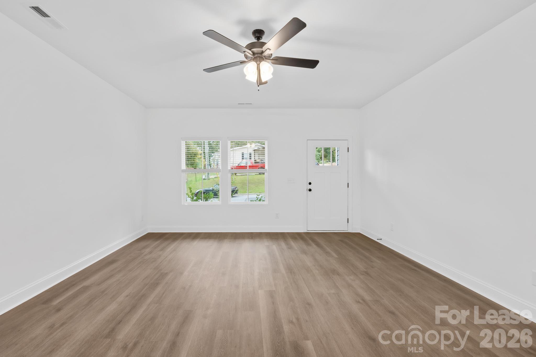 354 W Moore Avenue Property Photo 8