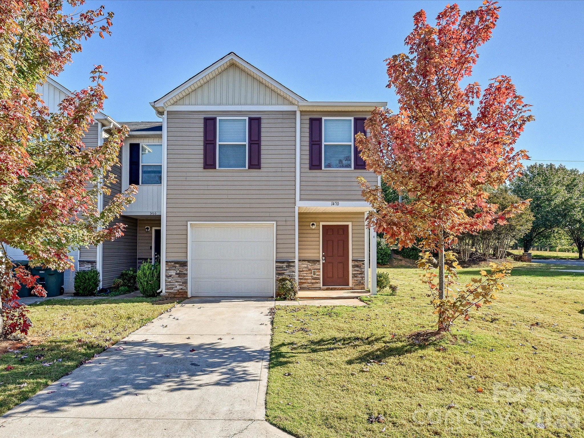 1470 Cypress Loop Property Photo 1
