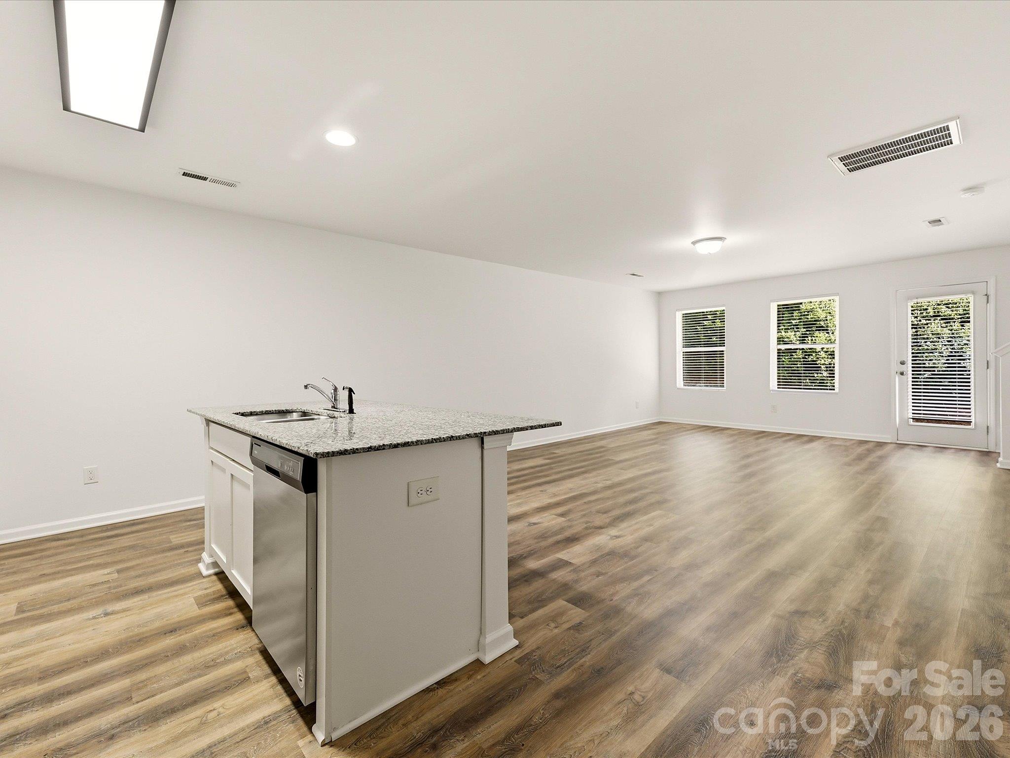 1470 Cypress Loop Property Photo 3
