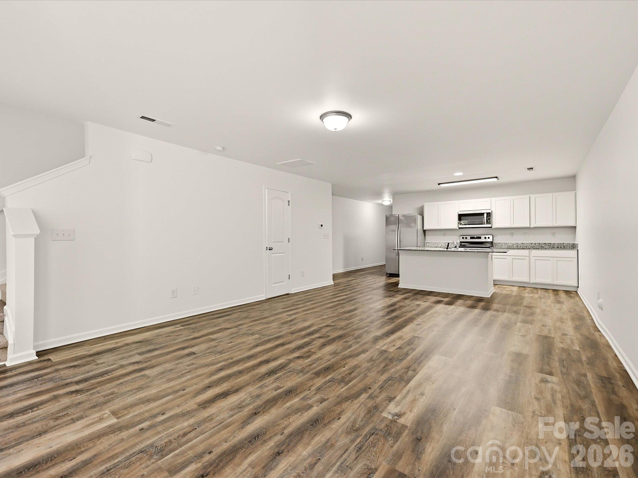 1470 Cypress Loop Property Photo 6