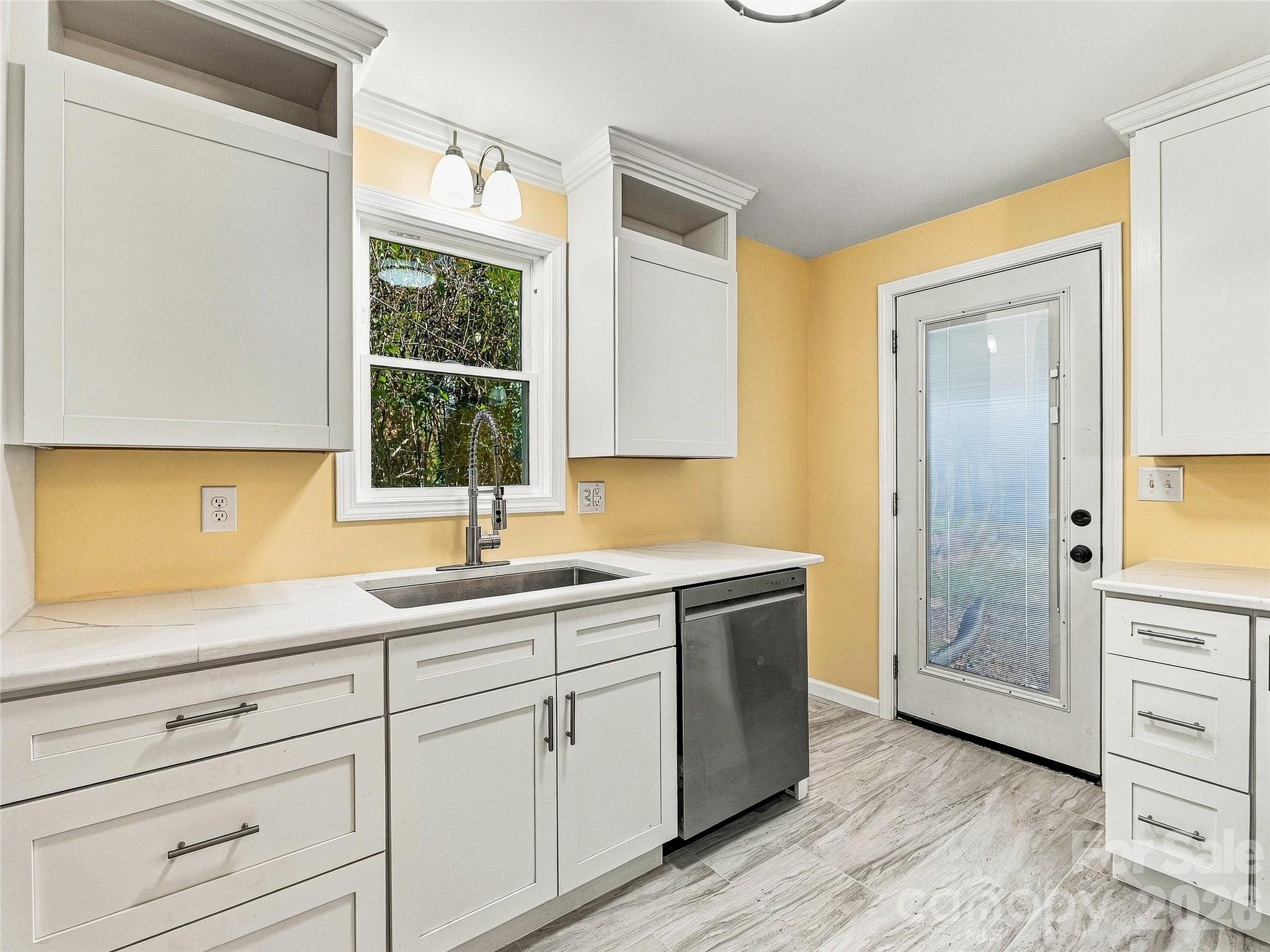 33 Phipps Street Property Photo 8