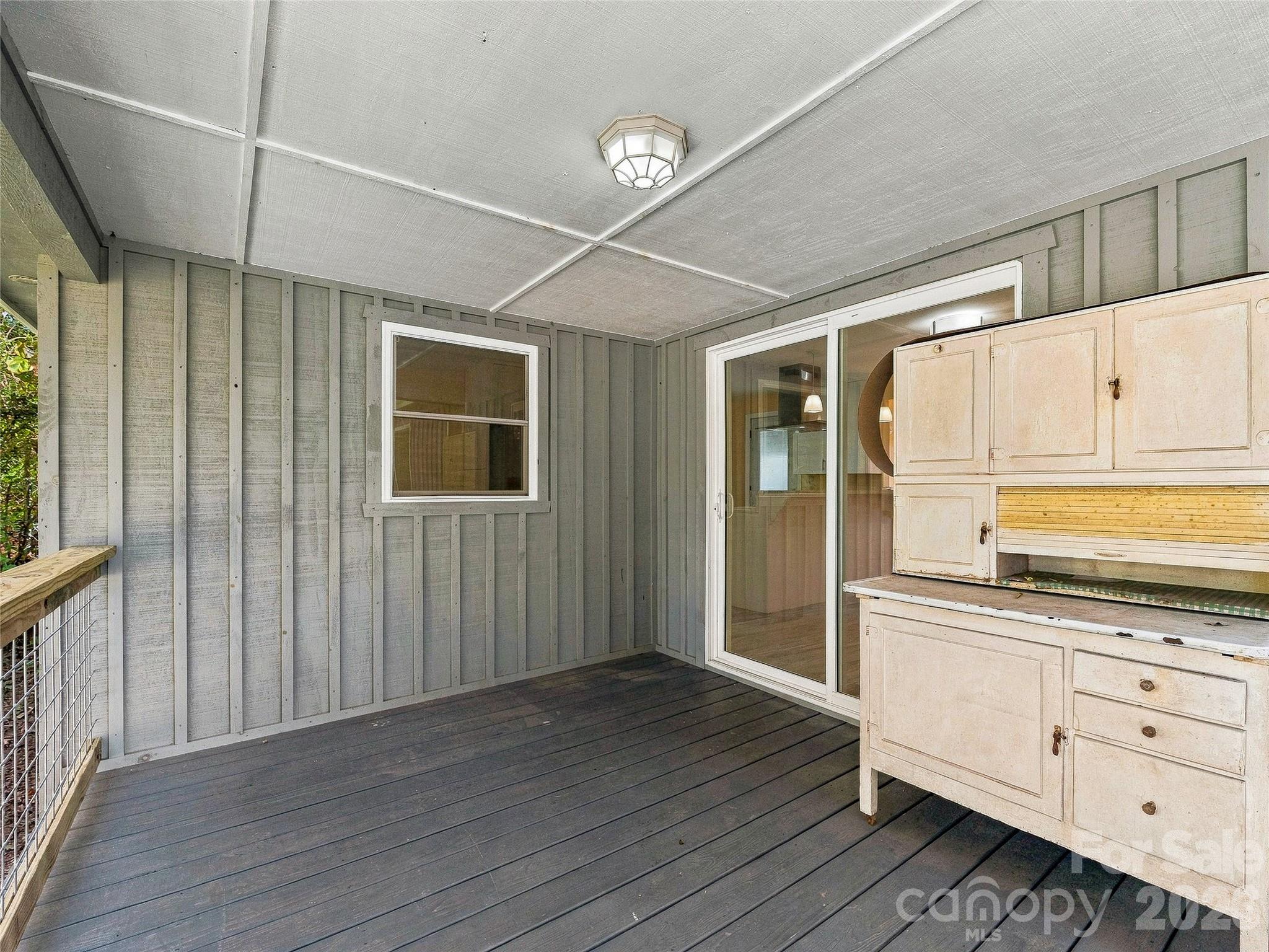 33 Phipps Street Property Photo 13