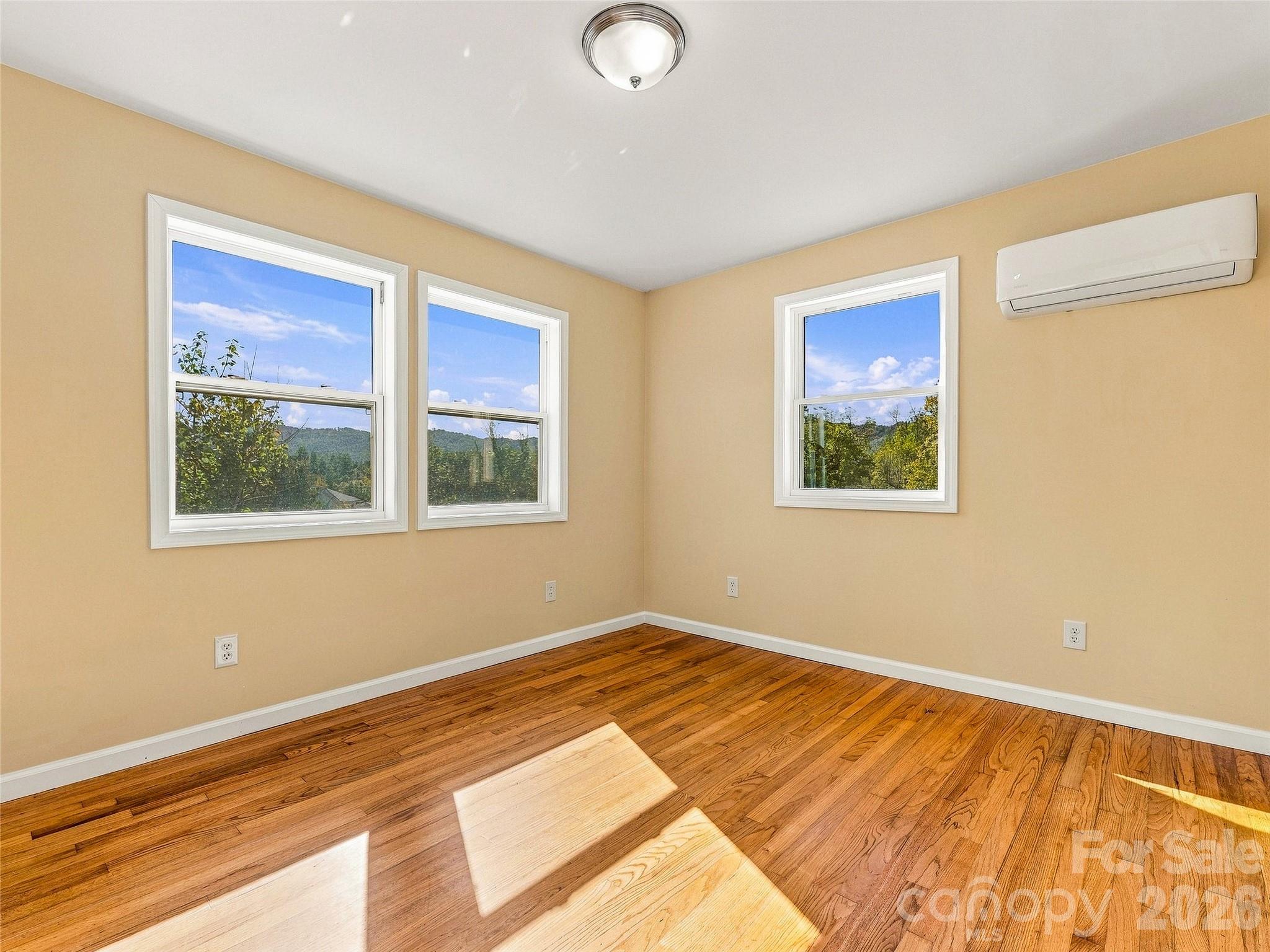 33 Phipps Street Property Photo 14