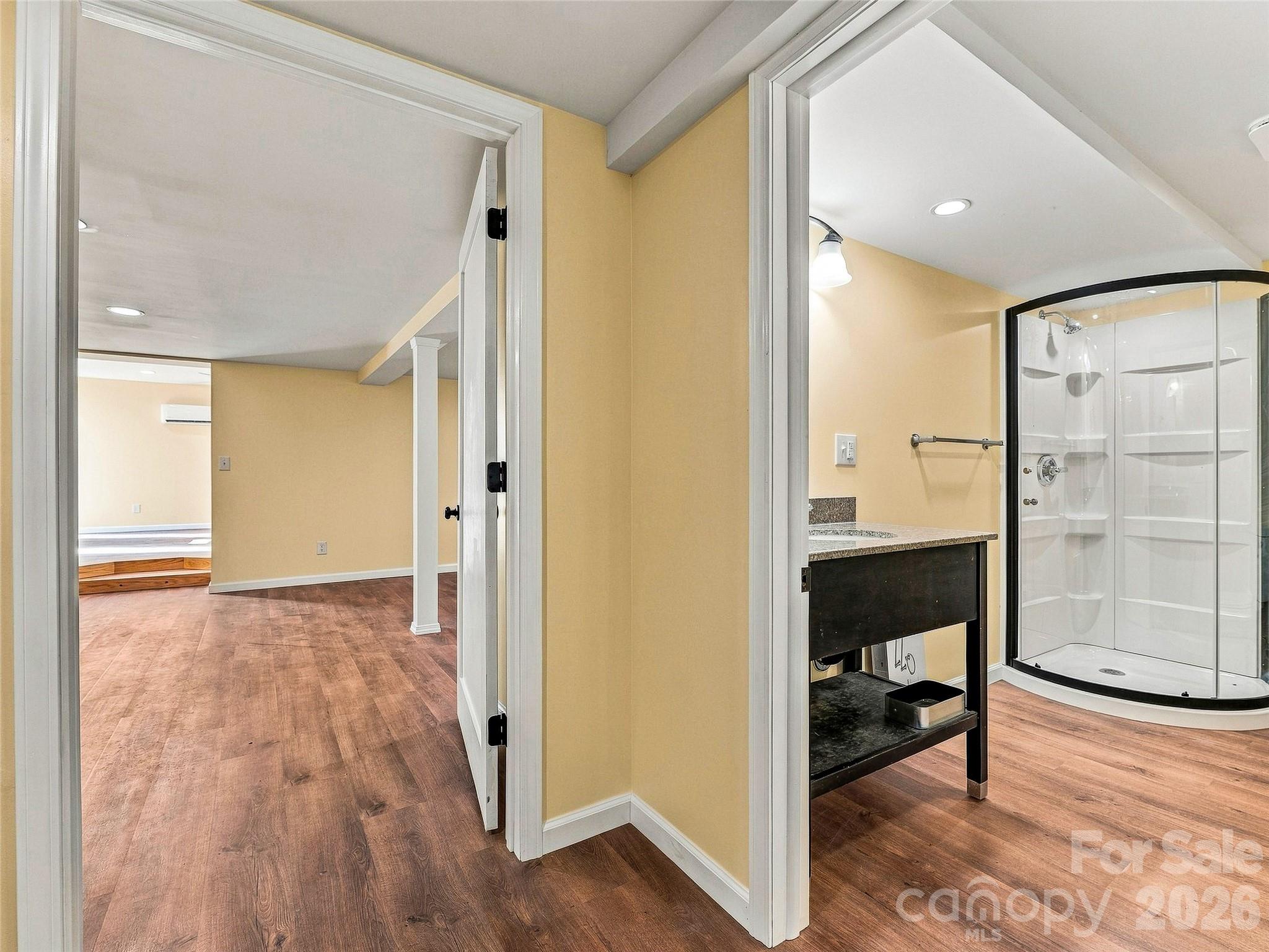 33 Phipps Street Property Photo 26