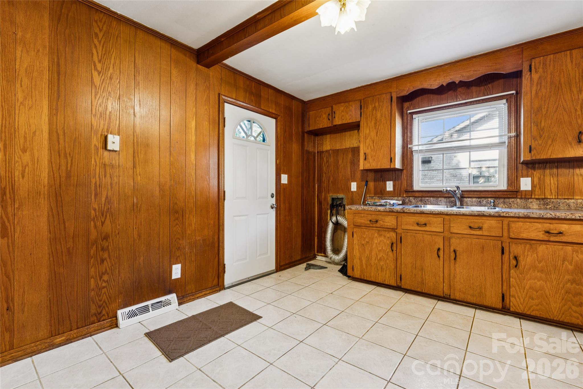 4201 Westridge Drive Property Photo 9