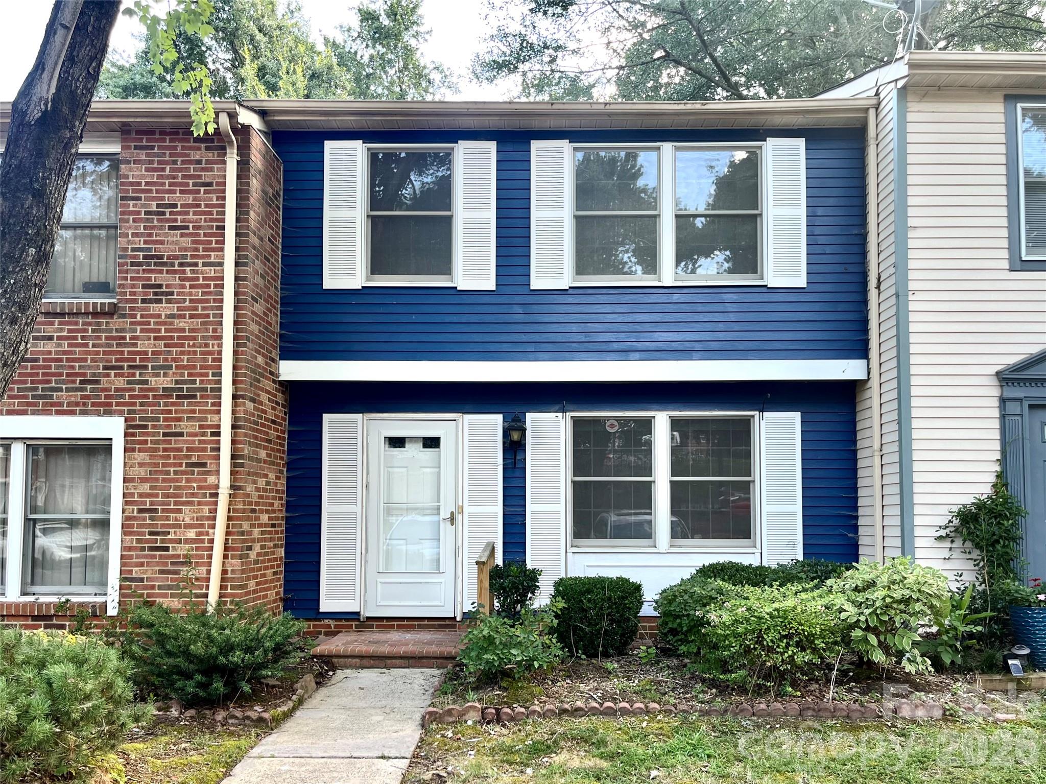 8234 Knights Bridge Road Property Photo 1