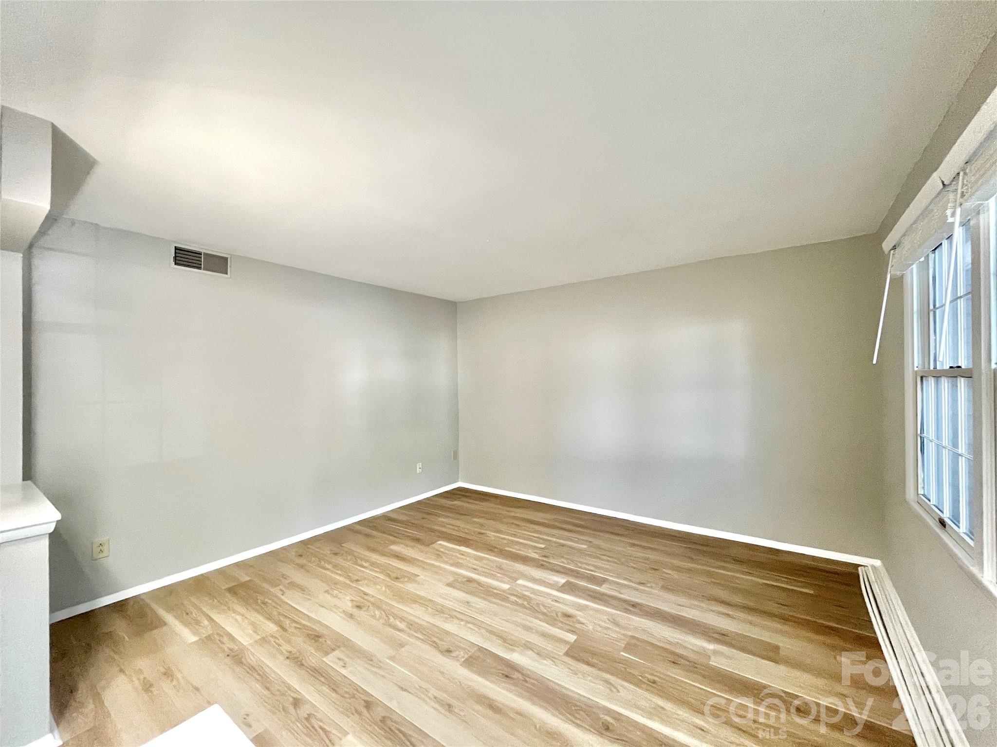 8234 Knights Bridge Road Property Photo 3