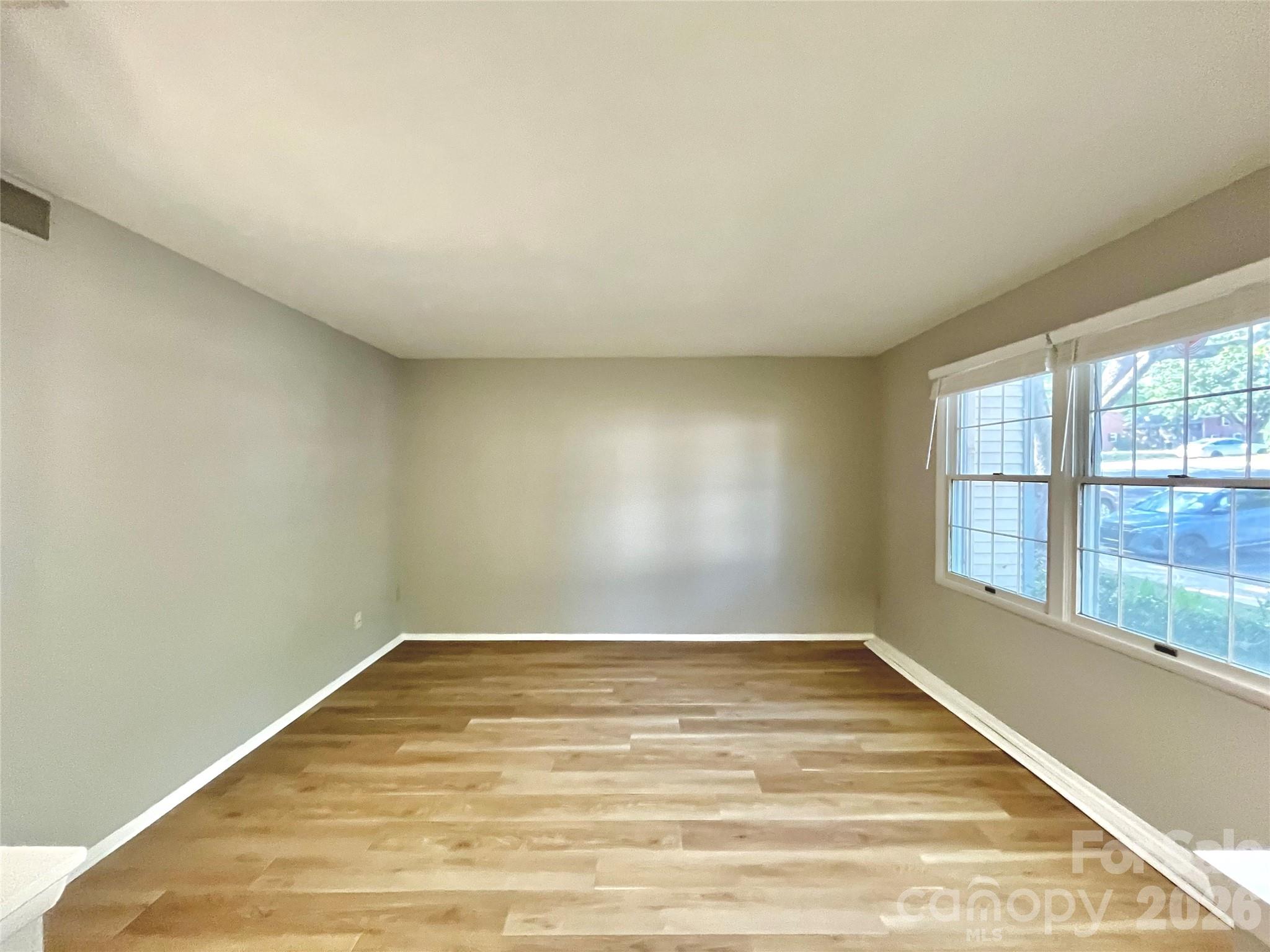 8234 Knights Bridge Road Property Photo 4