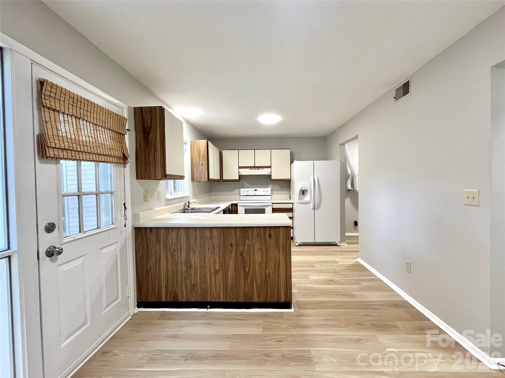 8234 Knights Bridge Road Property Photo 8