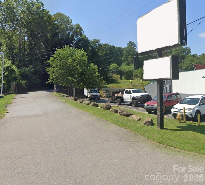 956 Patton Avenue Property Photo 11