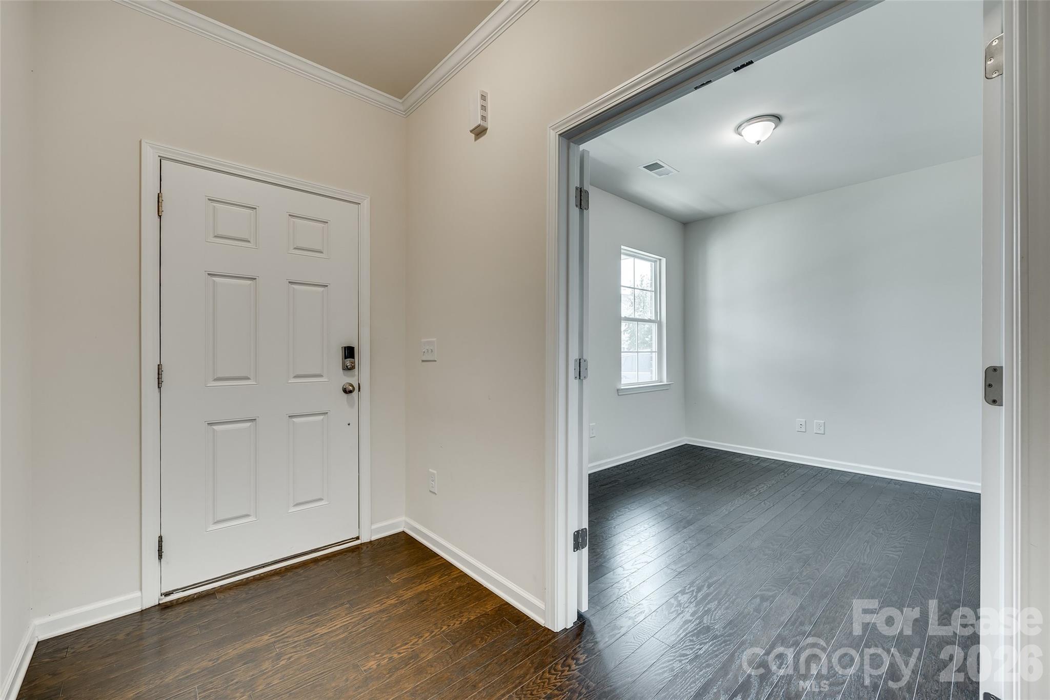 910 Ashton Oak Court Property Photo 3