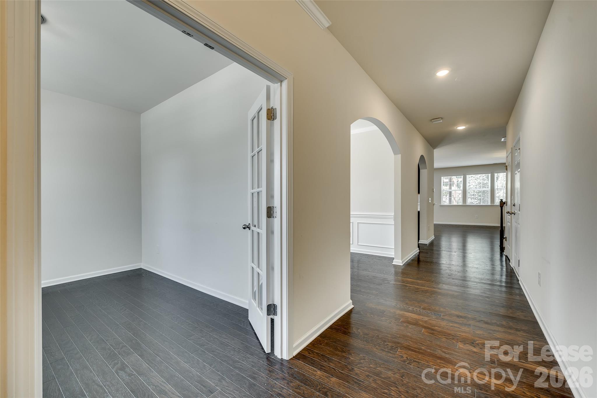 910 Ashton Oak Court Property Photo 4
