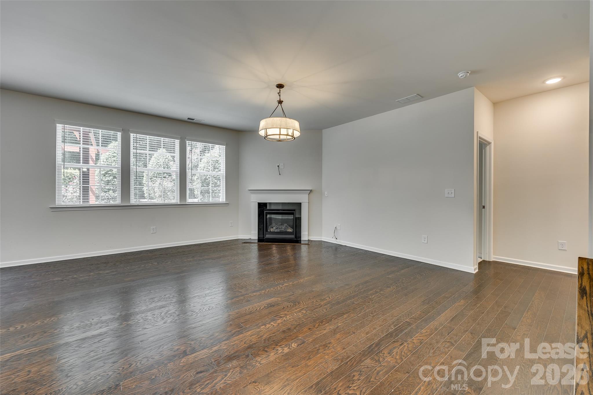 910 Ashton Oak Court Property Photo 18