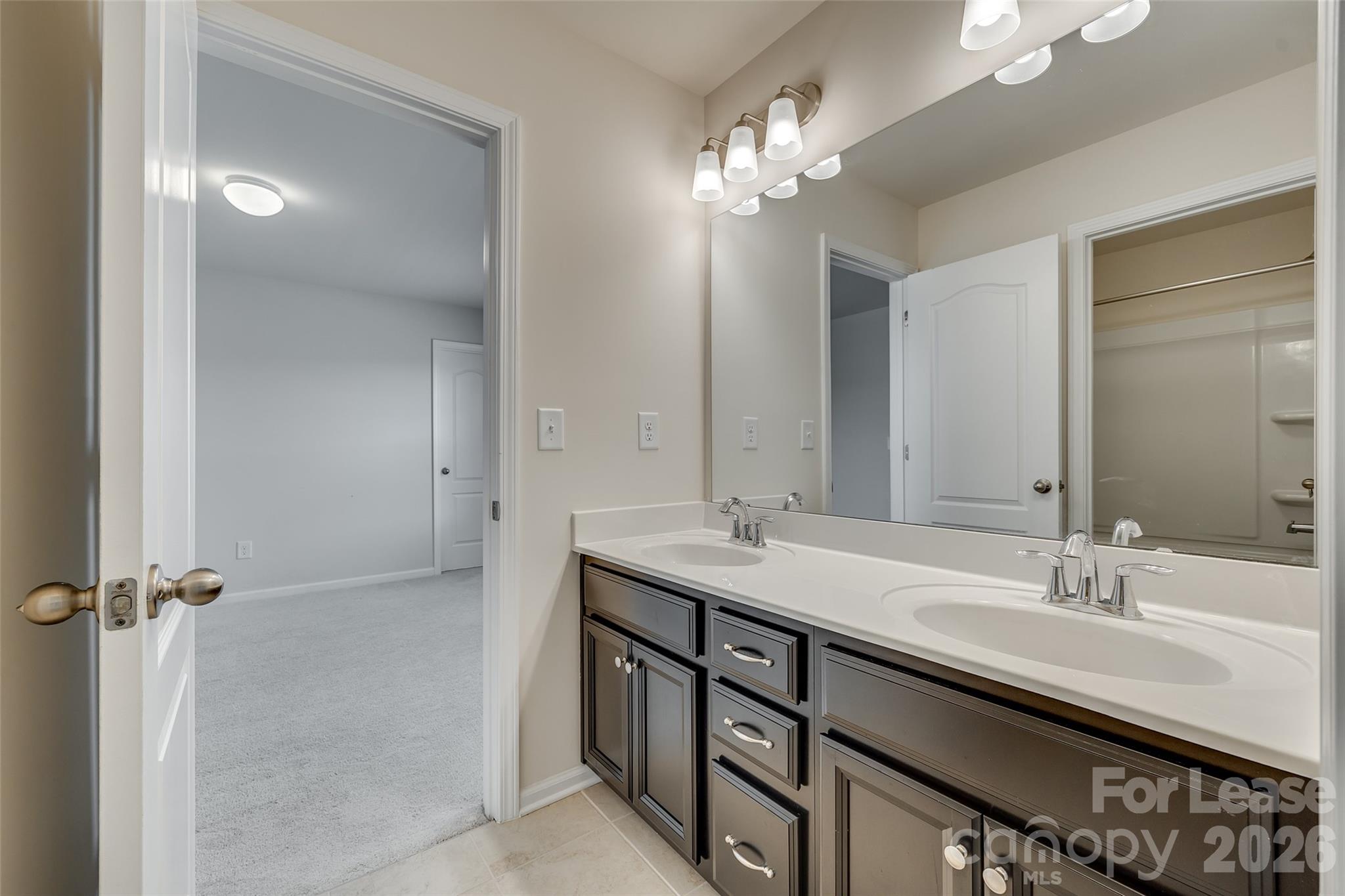 910 Ashton Oak Court Property Photo 38
