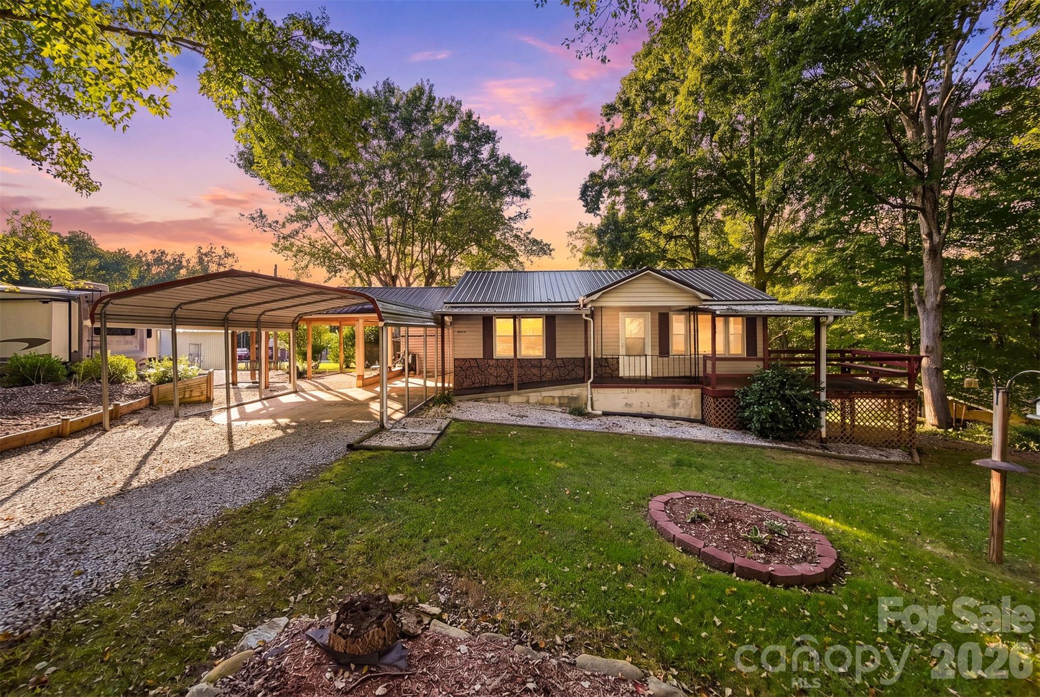 2438 Watts Street Property Photo 1