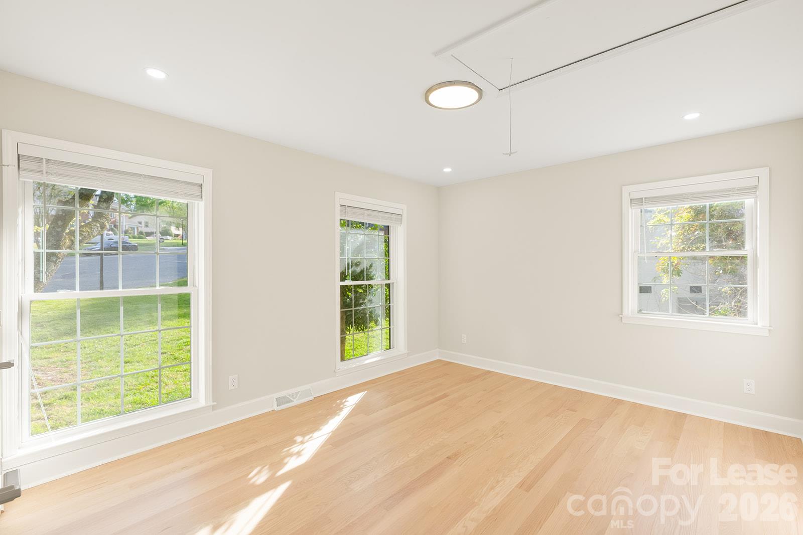 100 Chadmore Drive Property Photo 10