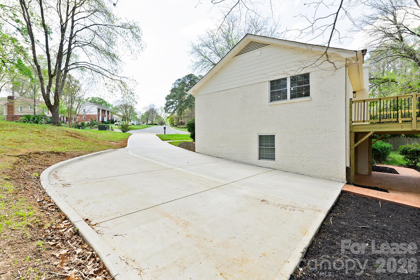 100 Chadmore Drive Property Photo 25