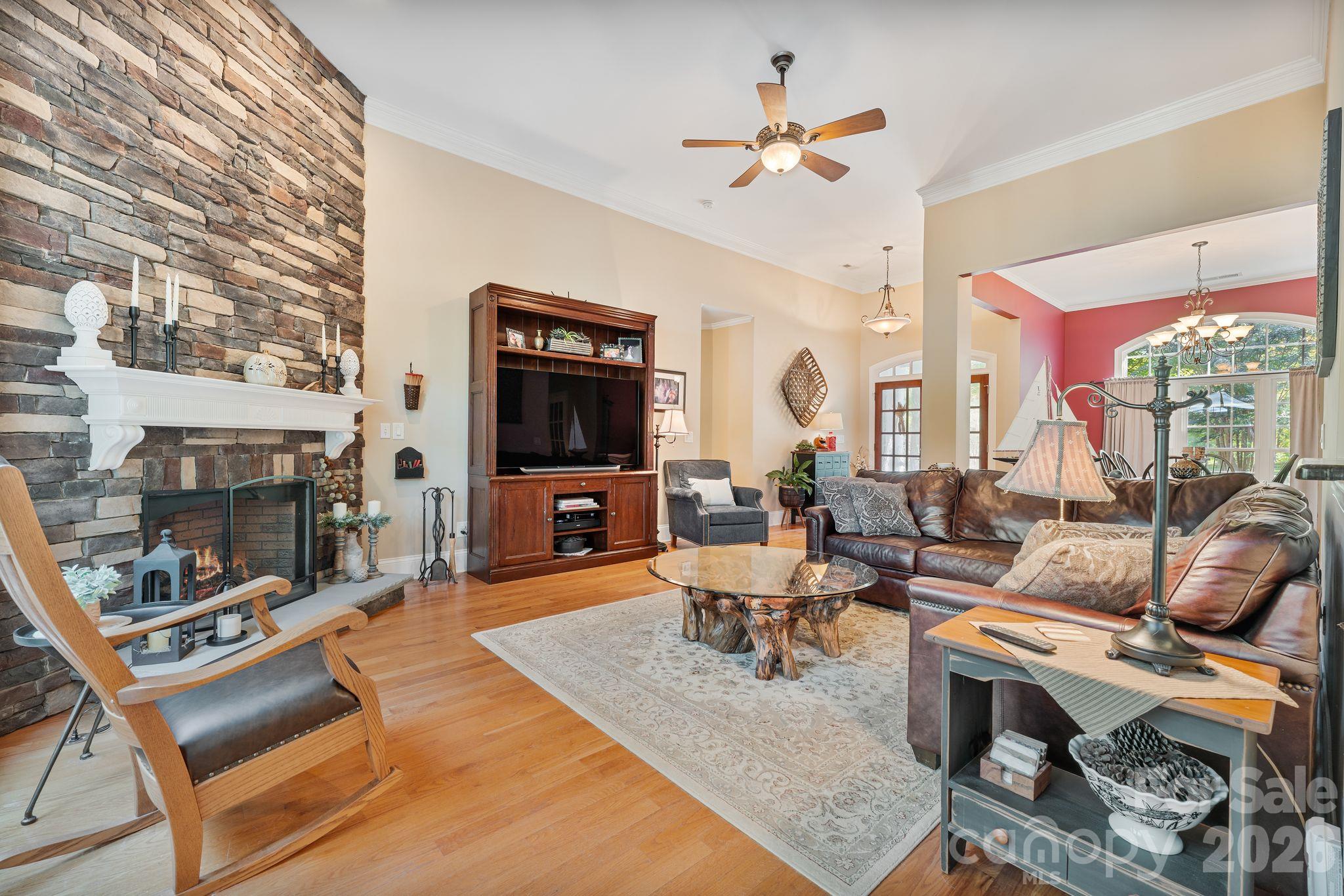 2381 Crofte Drive Property Photo 12