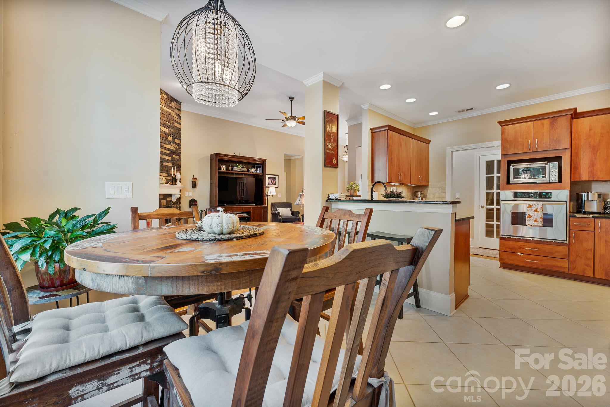 2381 Crofte Drive Property Photo 14
