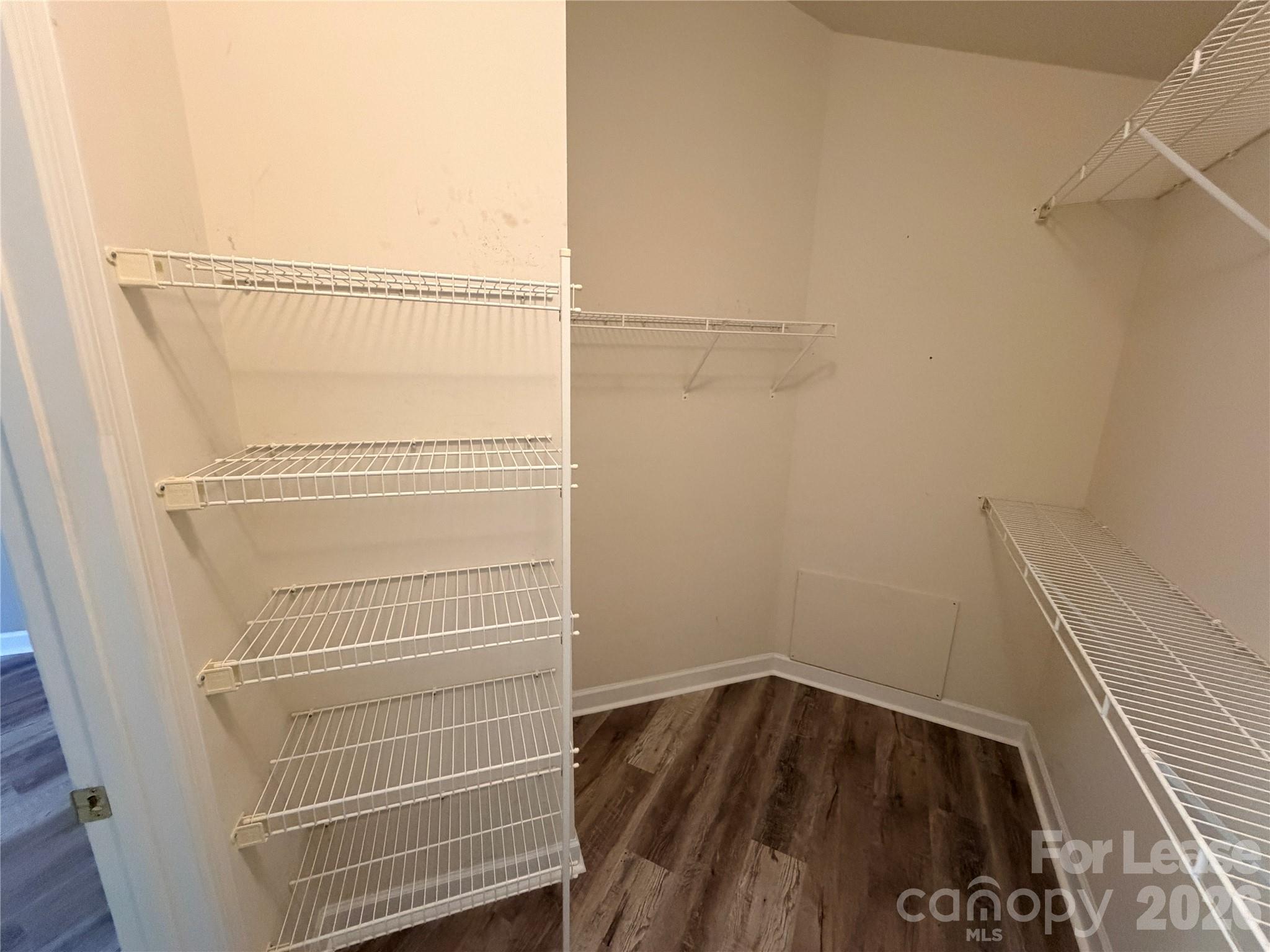 547 Southeast Drive Property Photo 27