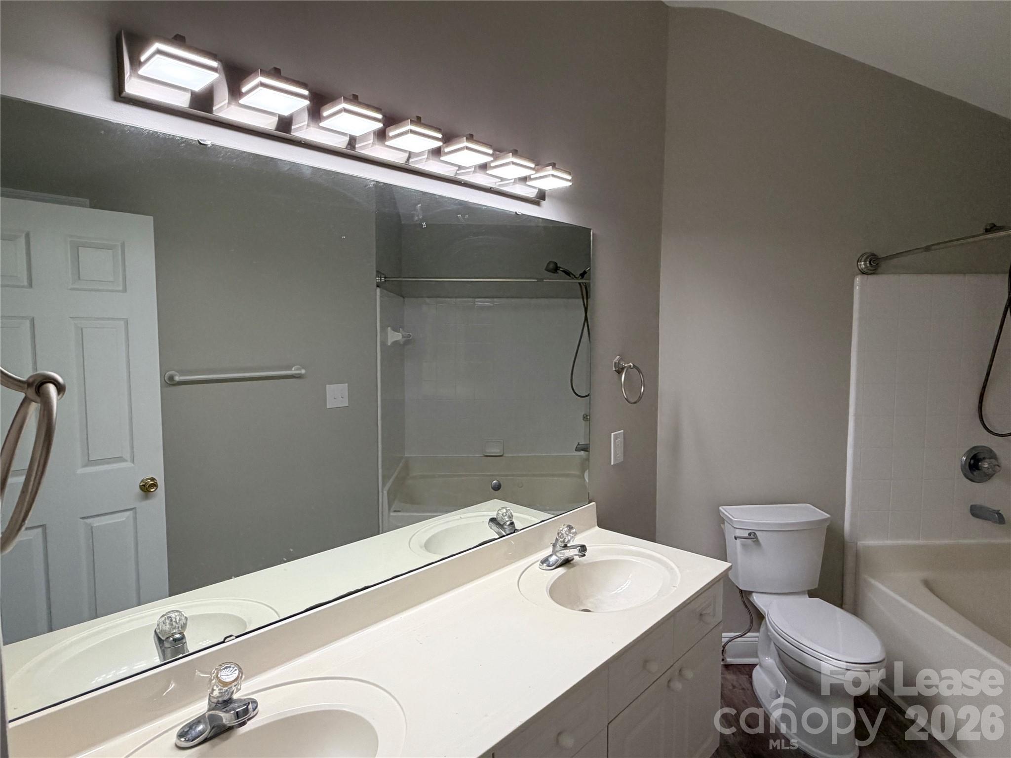 547 Southeast Drive Property Photo 28