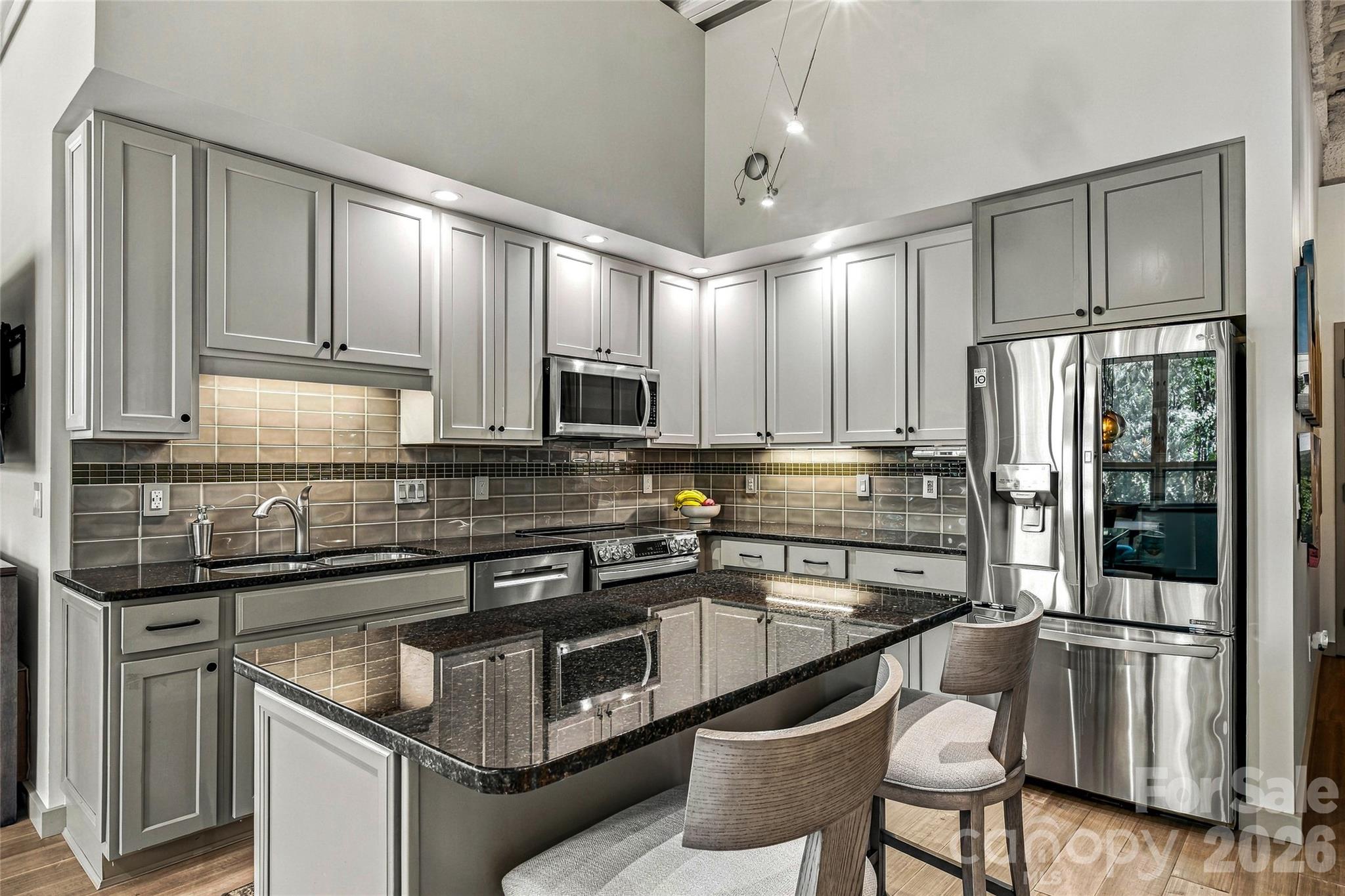 12 S Lexington Avenue 209 Property Photo 13