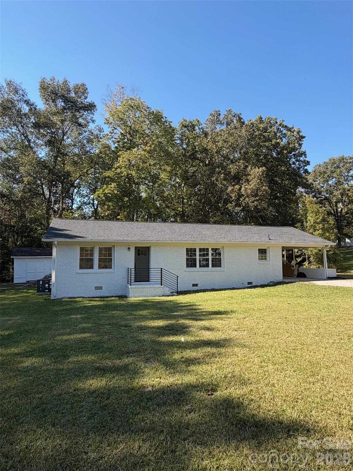 1580 Pinewood Avenue Property Photo 1