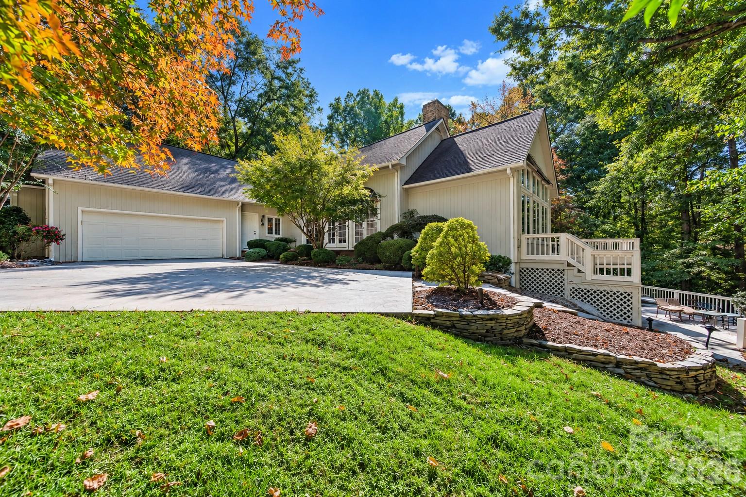 6 Thornwood Court Property Photo 1