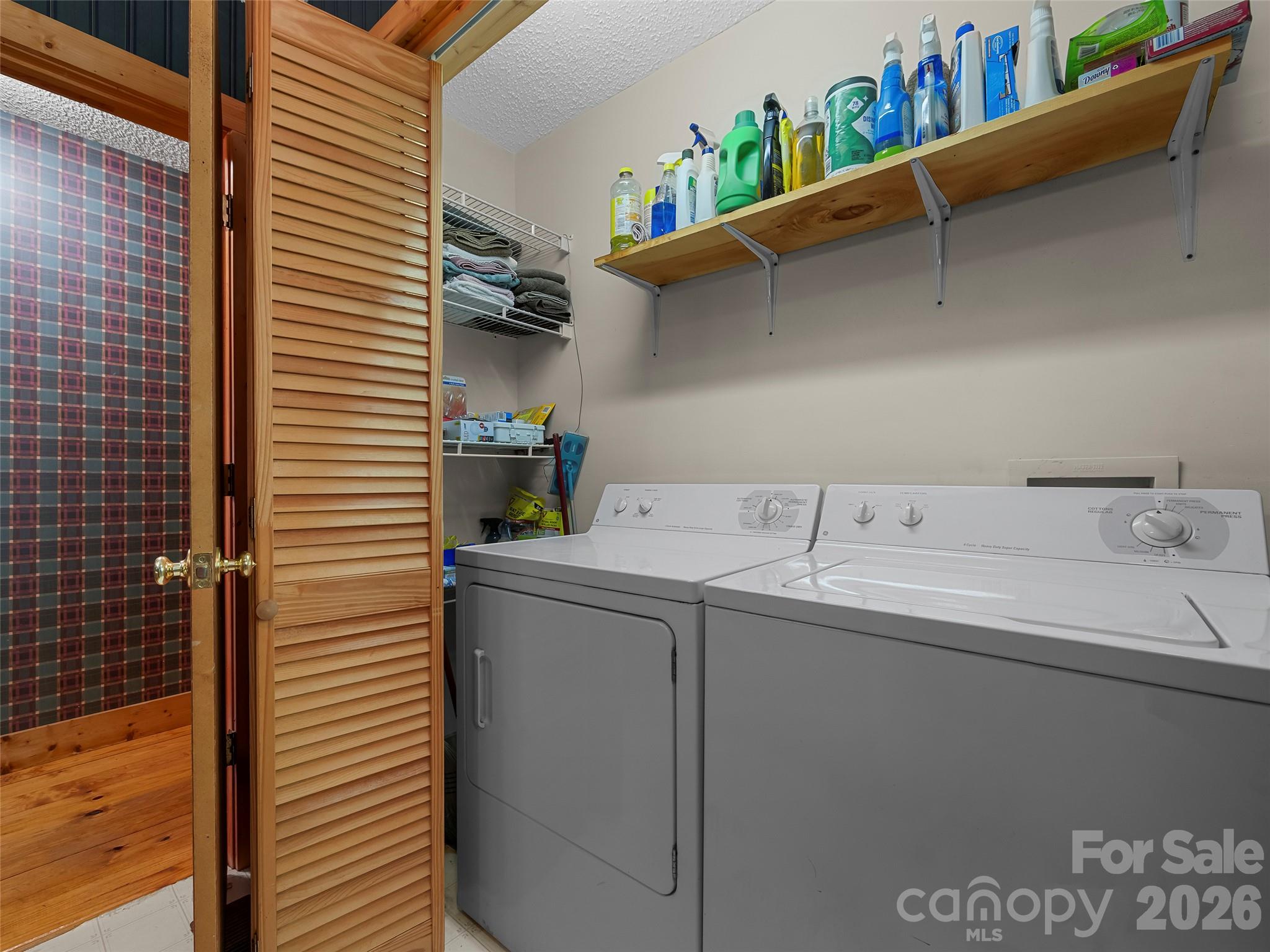 716 Wolf Laurel Drive Property Photo 23