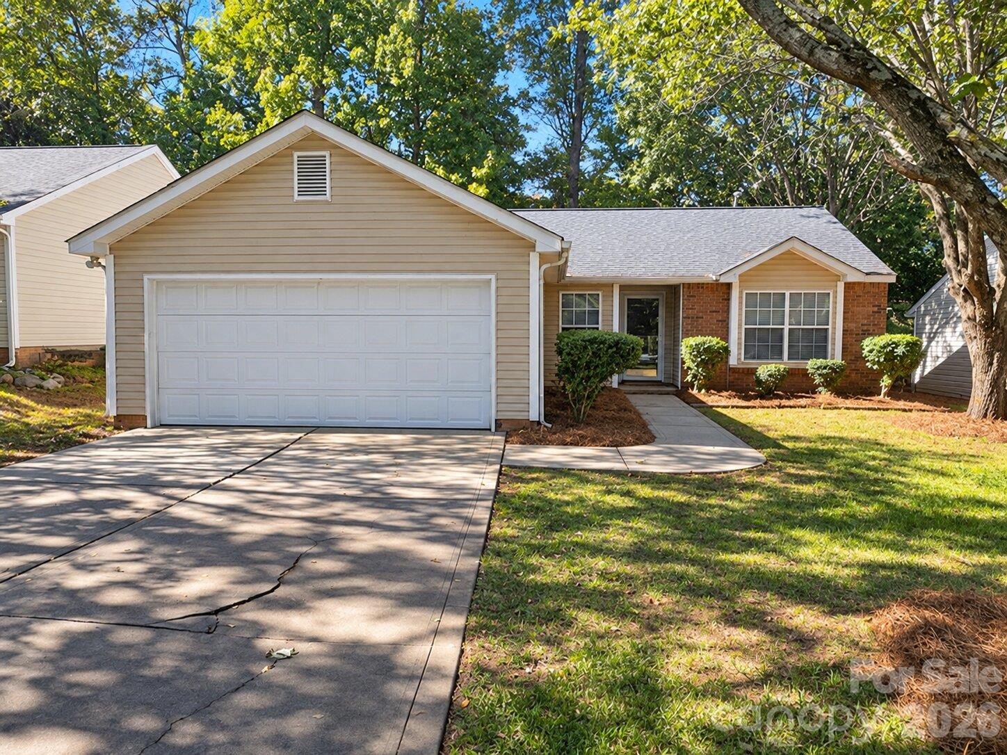 537 Kingville Drive Property Photo 1