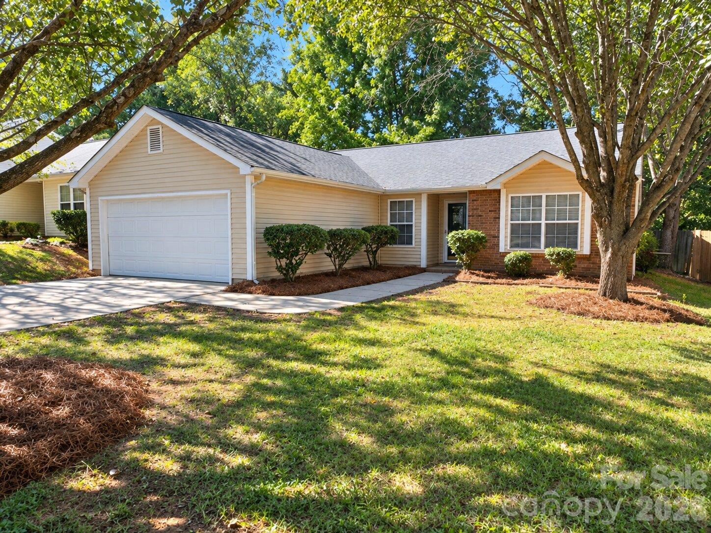 537 Kingville Drive Property Photo 2