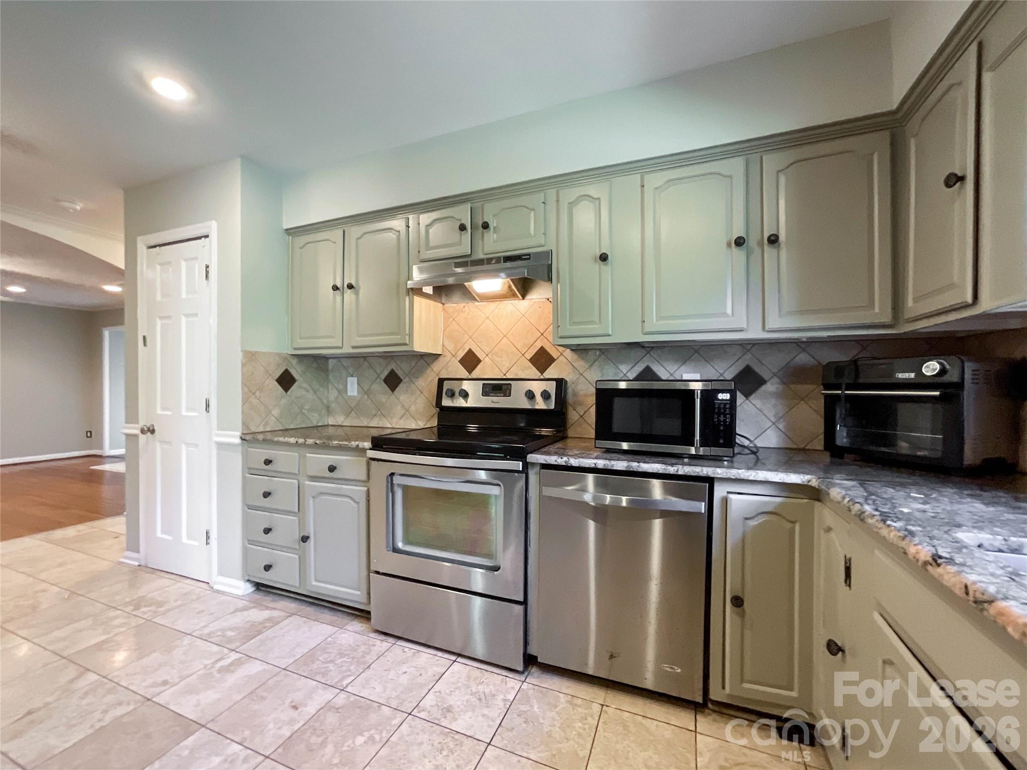 6716 Windyrush Drive Property Photo 6