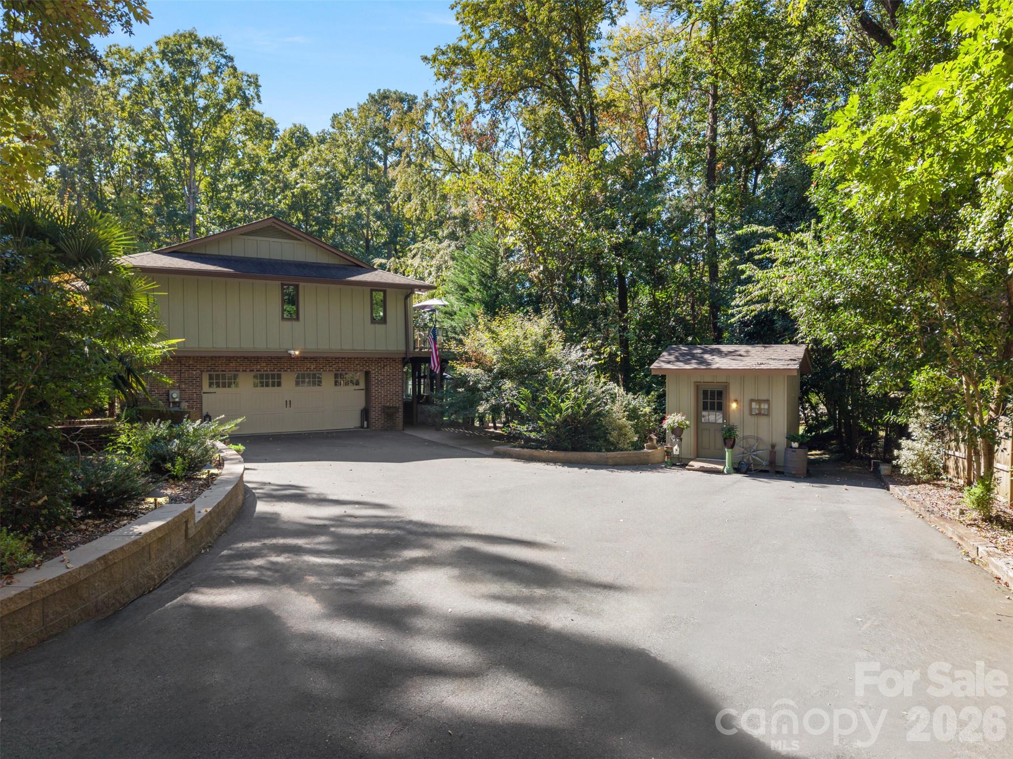 4 Thornwood Lane Property Photo 4