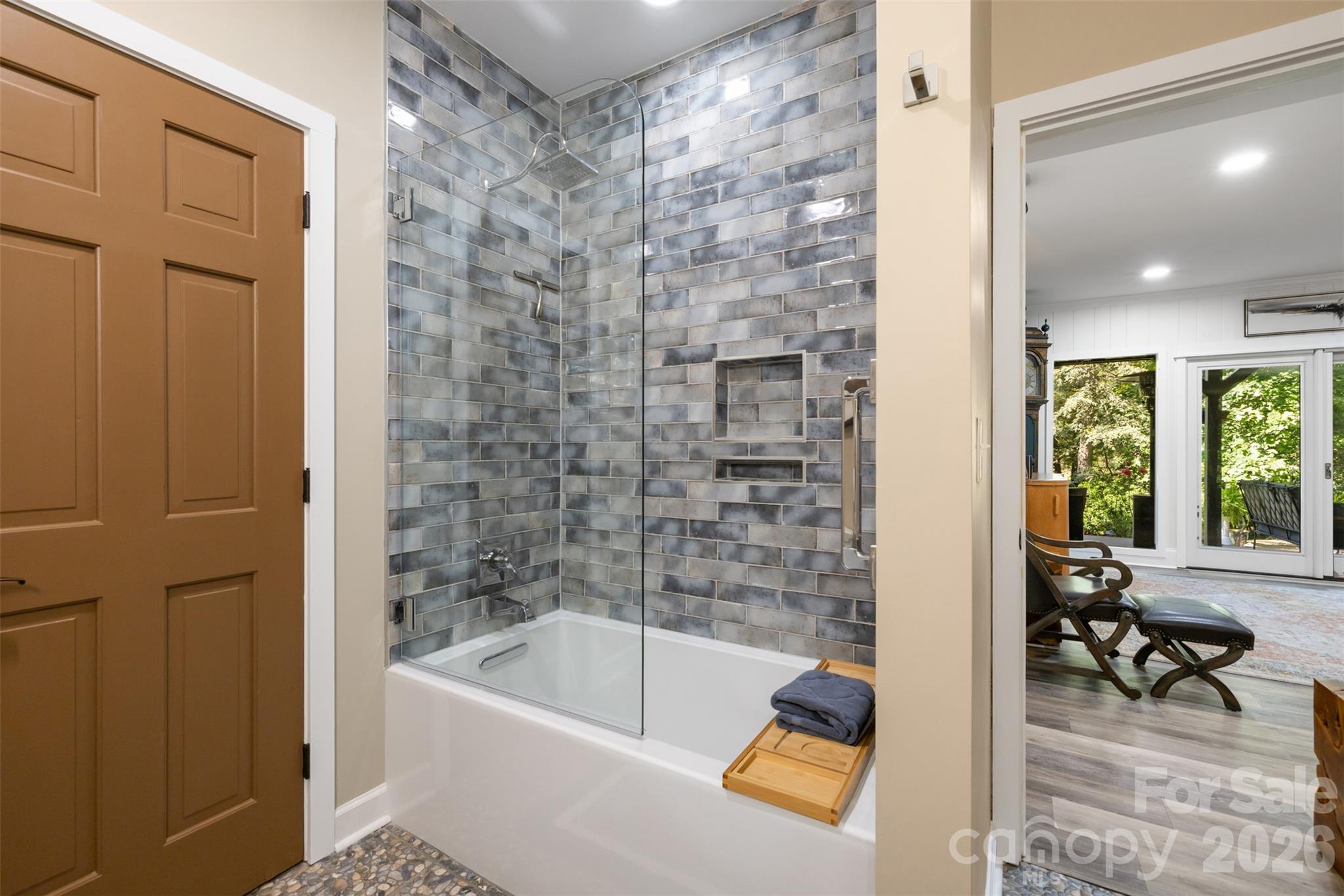 4 Thornwood Lane Property Photo 16
