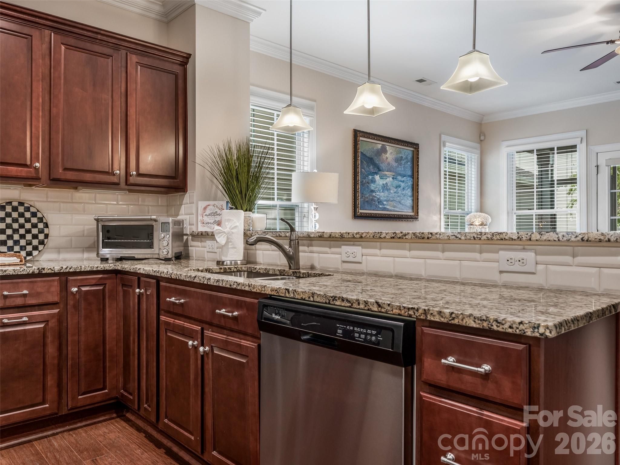 9218 Creekside Park Road Property Photo 8