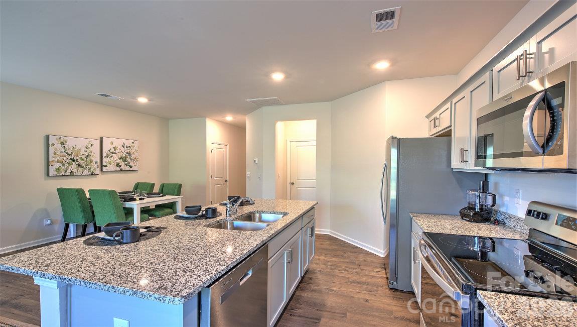 248 Lauren Lane Property Photo 5