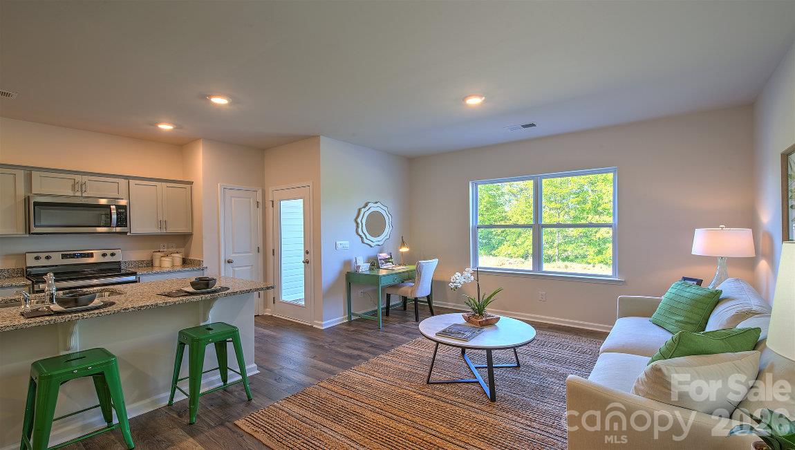 248 Lauren Lane Property Photo 8